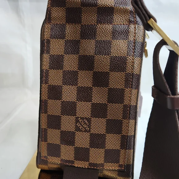 LOUIS VUITTON
Damier Ebene Geronimos - Picture 3 of 11